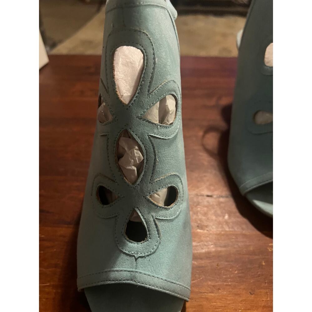NWT Lane Bryant Women's Sweet Mint Sling Back Heels sz 11W 3 1/4" heel classic - Picture 9 of 16